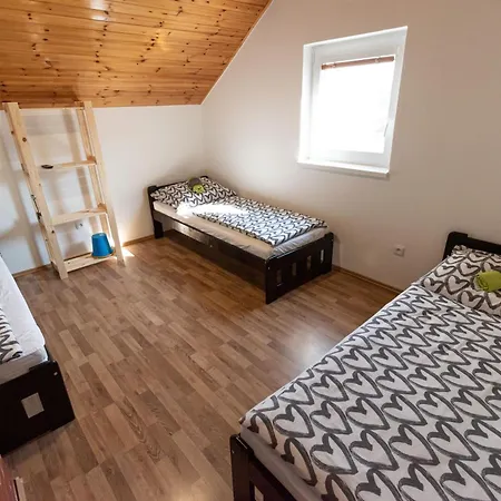 Buda U Kramaru-apartman Leona *
